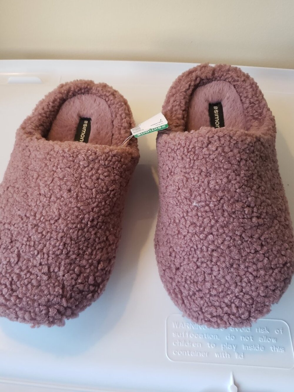 NWT Simons Boucle Style Comfy Cozy Slippers Womens size 7